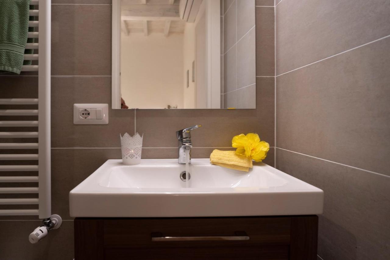 32 Nero - Florence Apartment San Niccolo Екстер'єр фото