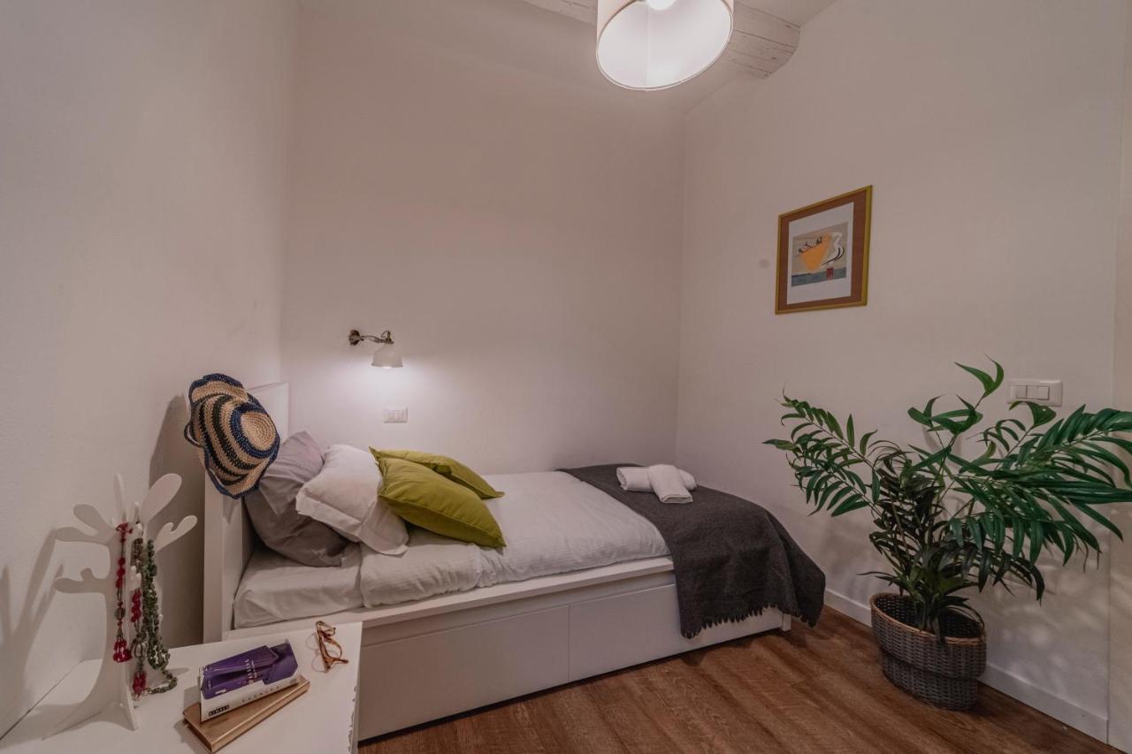 32 Nero - Florence Apartment San Niccolo Екстер'єр фото