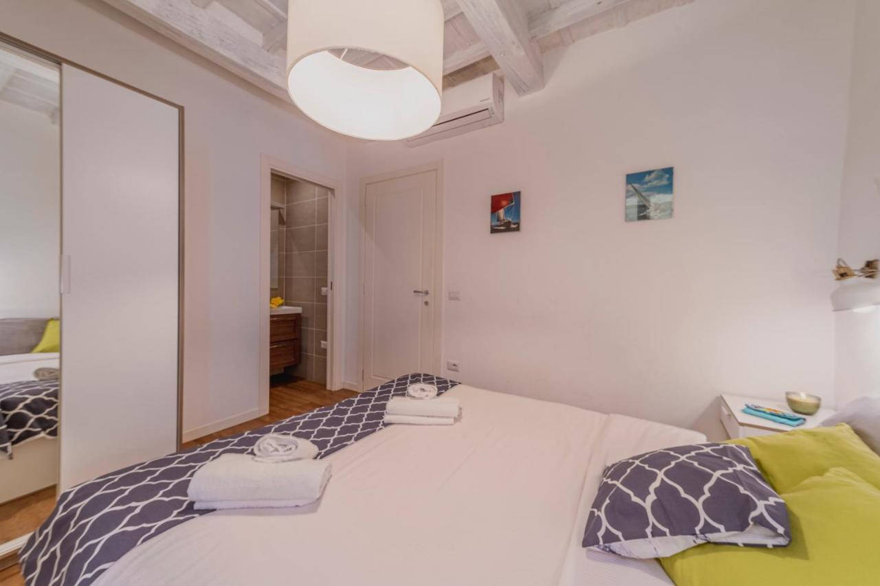 32 Nero - Florence Apartment San Niccolo Екстер'єр фото